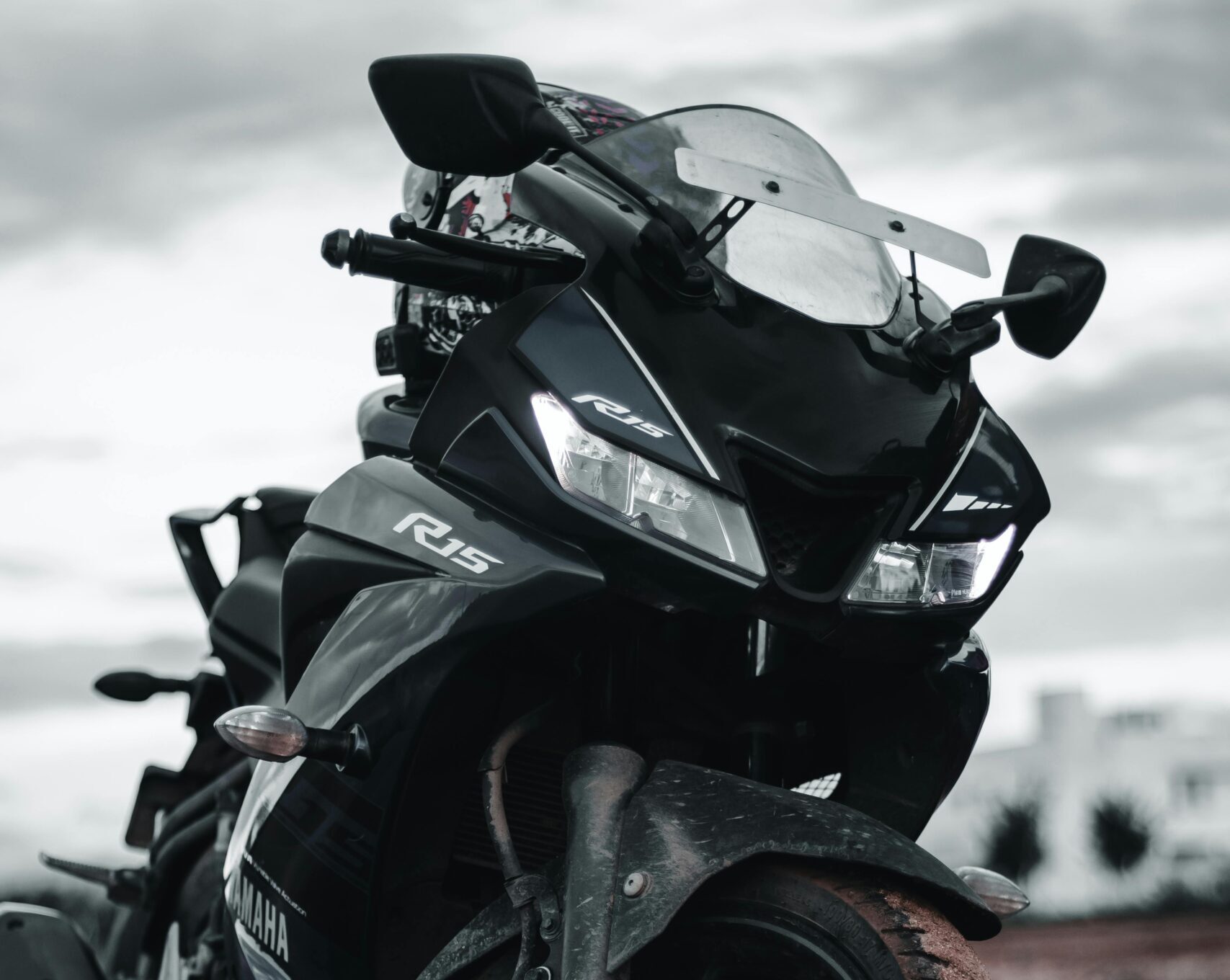Yamaha R15 Sports Bike